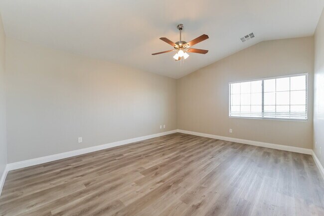 Building Photo - 397 Red Eucalyptus Dr