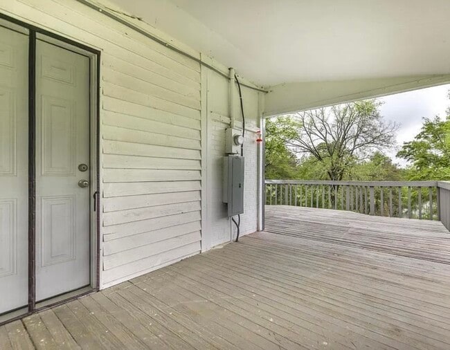 Building Photo - 4260 Villa Ave