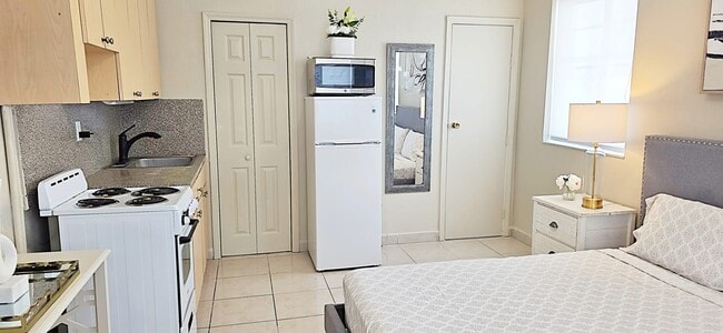 Building Photo - 301 86th St