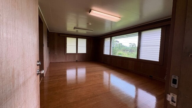 Building Photo - Beautiful 3 Bedroom House with Studio and Separate Garage on Property