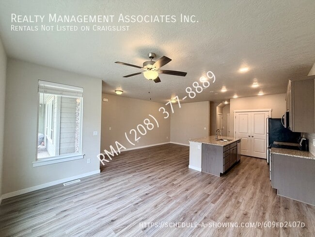 Building Photo - 396 N Traquair Ln