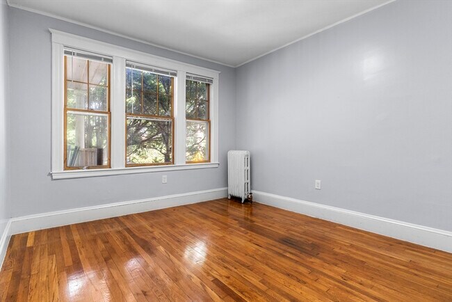 Building Photo - 570 Harvard St