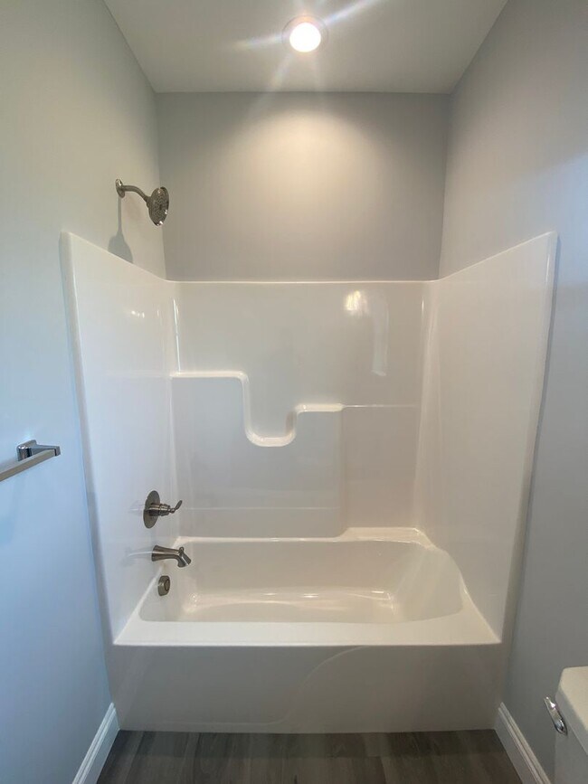 Building Photo - 2936 Hall Ave