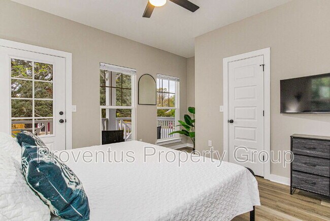 Building Photo - 1018 N D St