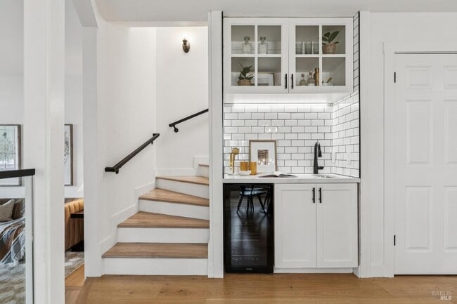 Building Photo - 93 Ashford Ave