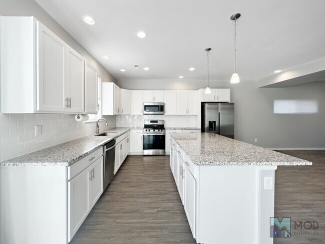 Building Photo - $0 DEPOSIT OPTION. SPACIOUS 4-BEDROOM, 3.5...