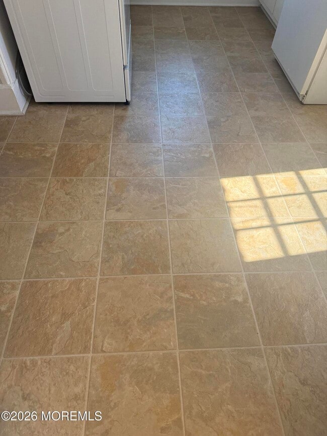 Building Photo - 84 McLaren St