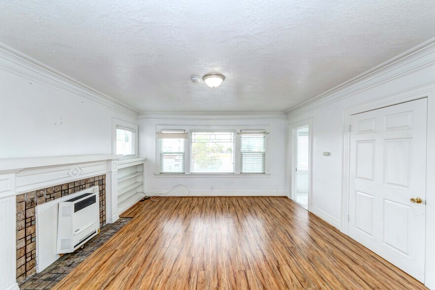 Building Photo - 1308 S Van Ness Ave