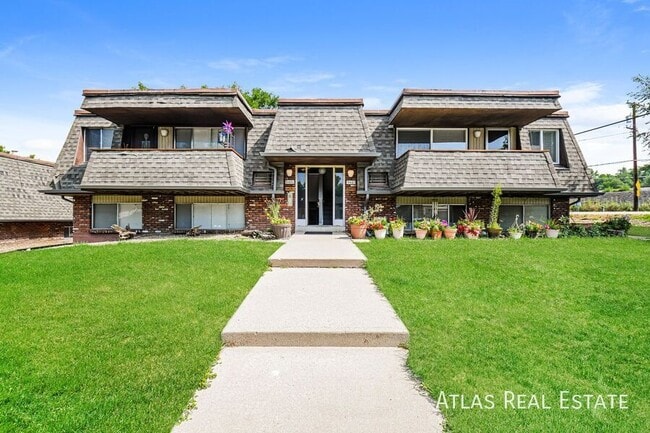 Building Photo - 9401 W 65th Ave