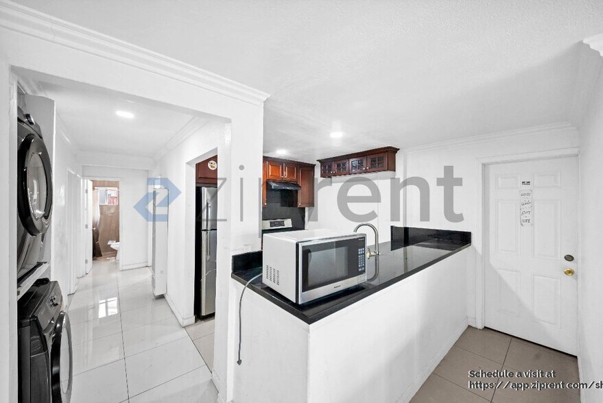 Building Photo - 17402 Horst Ave