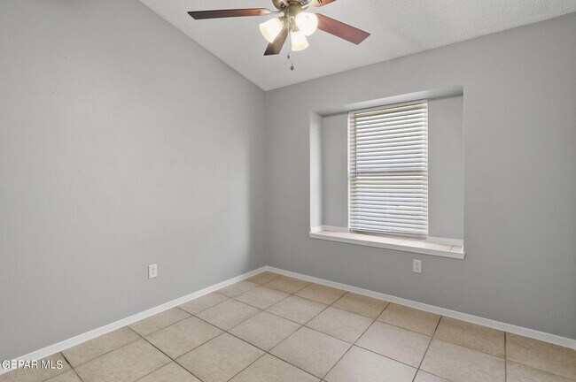 Building Photo - 3269 Maple Point Dr