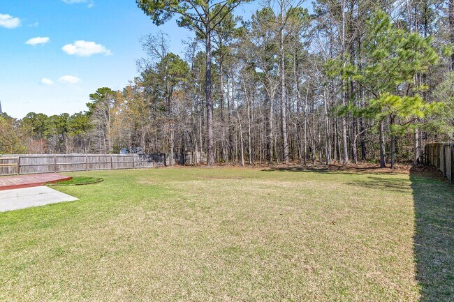 Building Photo - 907 Stagecoach Dr