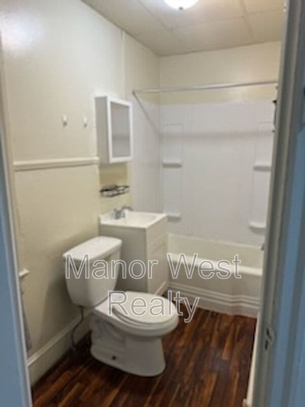 Building Photo - 207 W Market St
