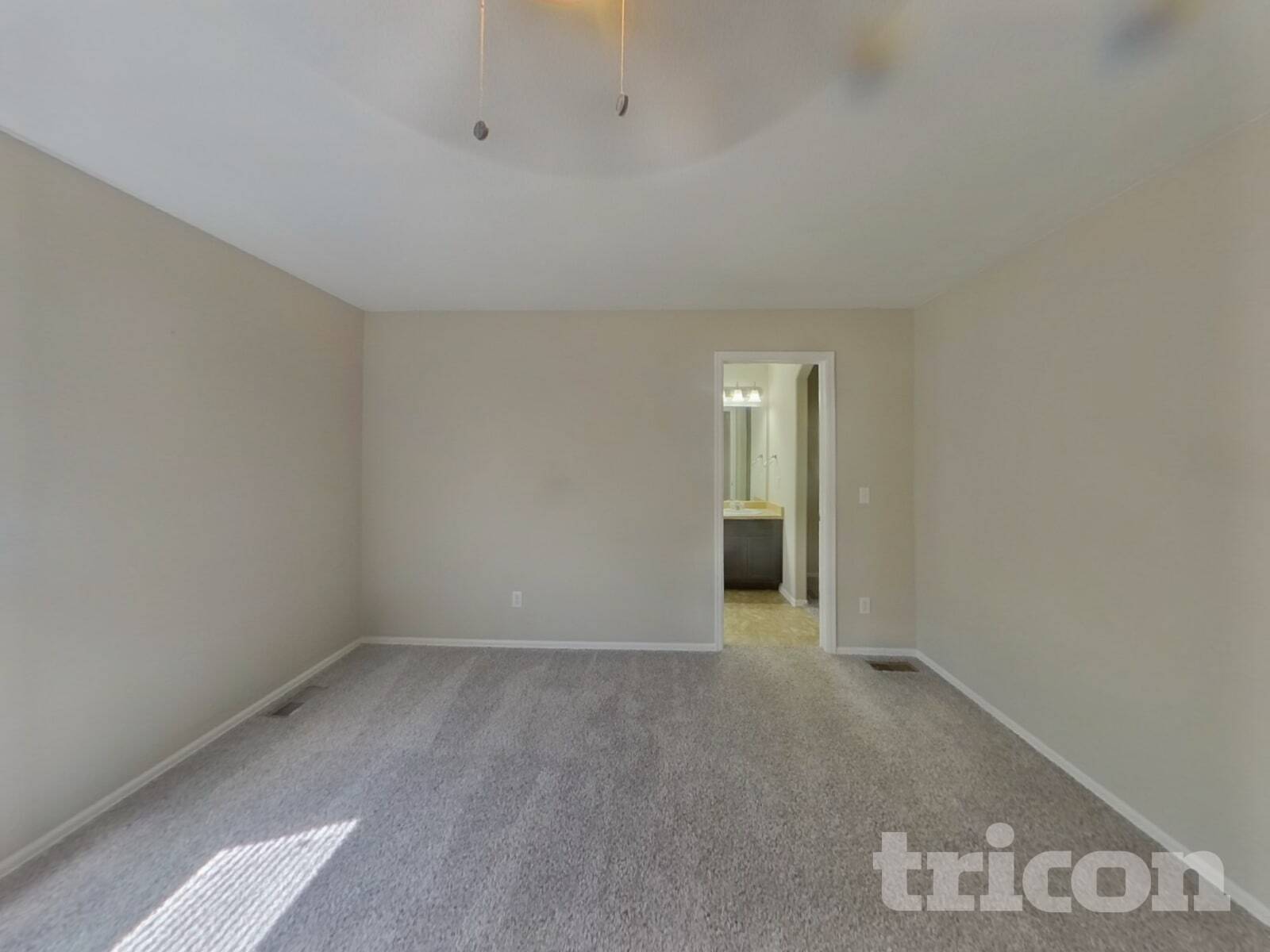 Building Photo - 2728 Sierra Springs Dr