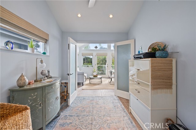 Building Photo - 208 W Avenida De Los Lobos Marinos