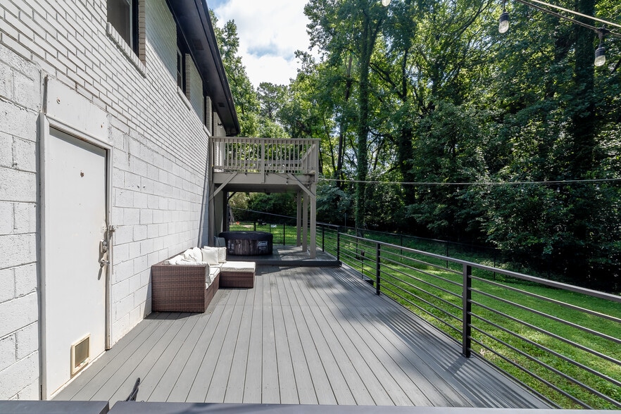 Building Photo - 2065 W Flat Shoals Terrace