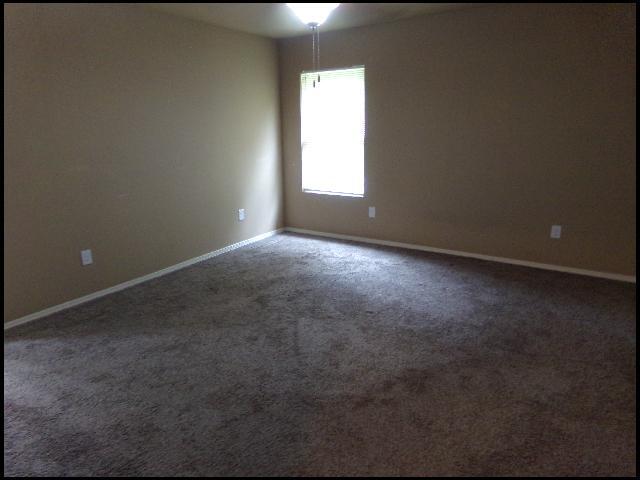 Building Photo - 2104 Fern Valley Dr