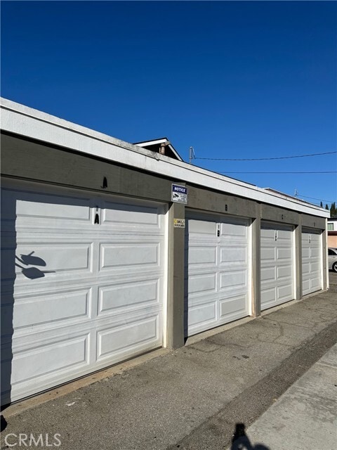 Building Photo - 1033 Mission Dr