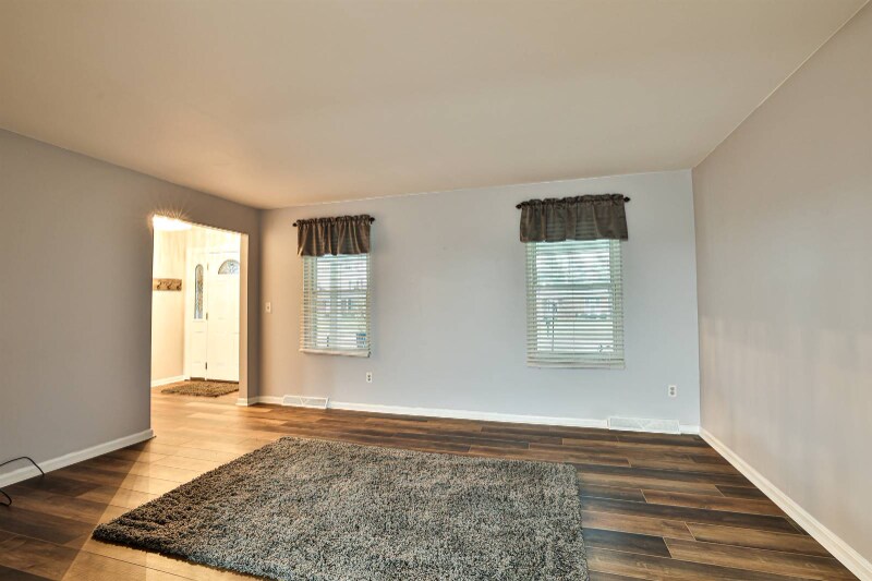 Building Photo - 4141 Forsythia Dr