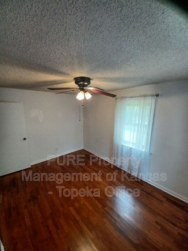 Building Photo - 4227 SW Drury Ln