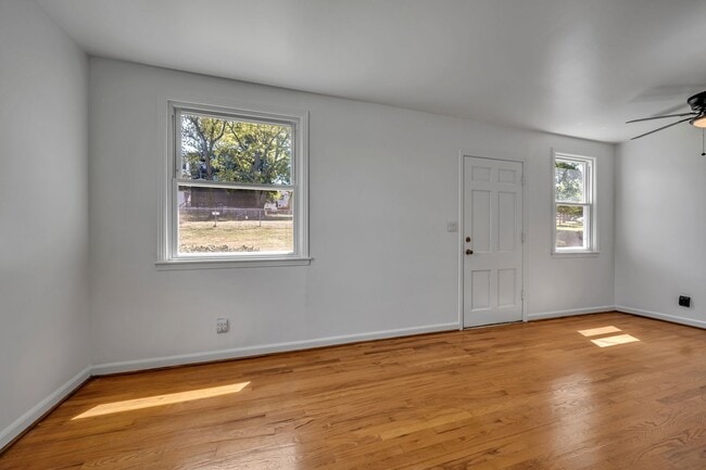 Building Photo - 3 Bed 2 Bath | Wedgewood Houston