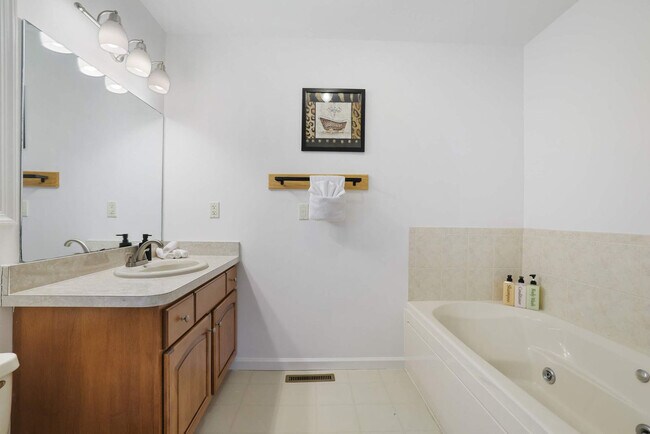 Building Photo - 153 Bull Run