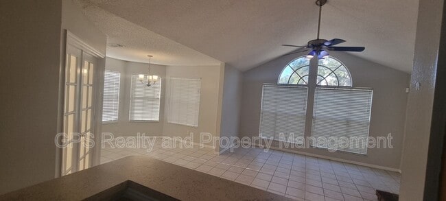 Building Photo - 956 Forest Ridge Ct