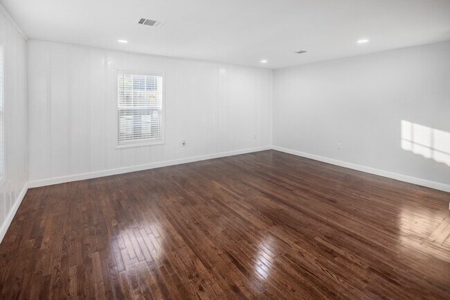 Building Photo - 3234 Berry St