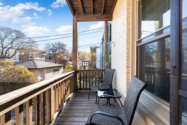 Building Photo - 6229 N Wayne Ave