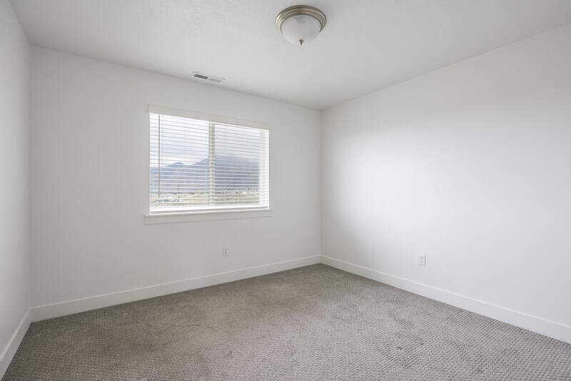 Building Photo - 1303 E 920 N
