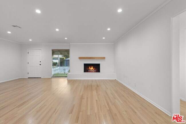 Building Photo - 3760 Beethoven St