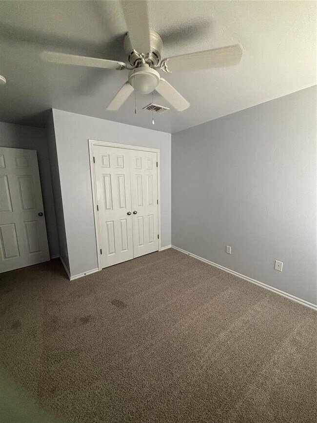 Building Photo - 3005 Grant Rd