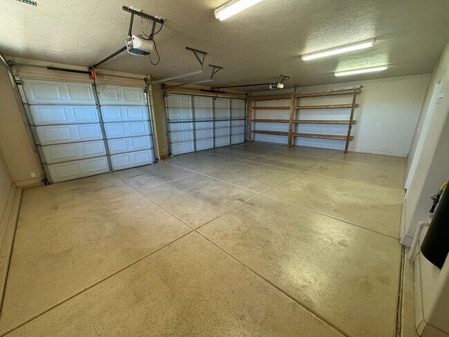 Building Photo - Great Home in LITTLE VALLEY!!!  Large yard!
