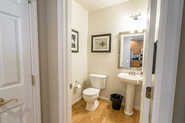 Downstairs bathroom - 22785 Settlers Trail Terrace