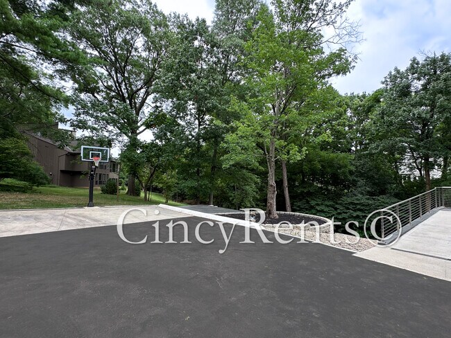 Building Photo - 7716 Creekwood Ln