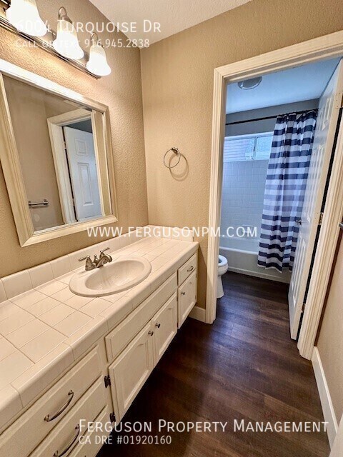 Building Photo - 6004 Turquoise Dr