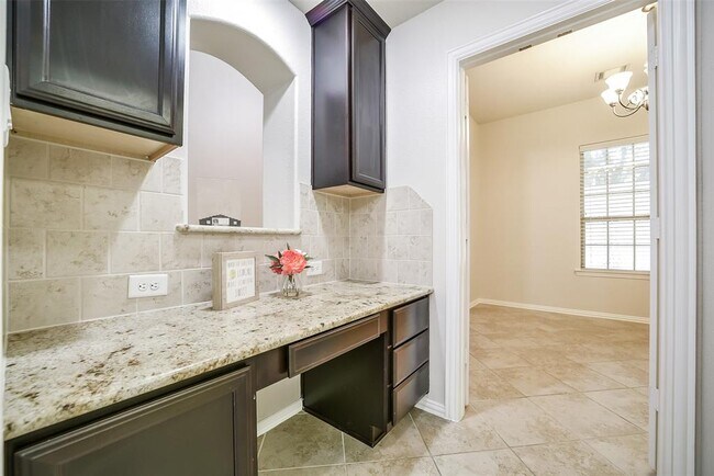 Building Photo - 2718 Misty Laurel Ct