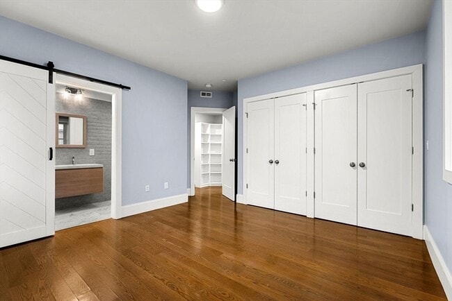 Building Photo - 34 Dix St