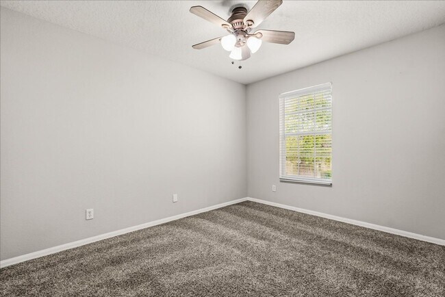 Building Photo - 13536 Tea Rose Way