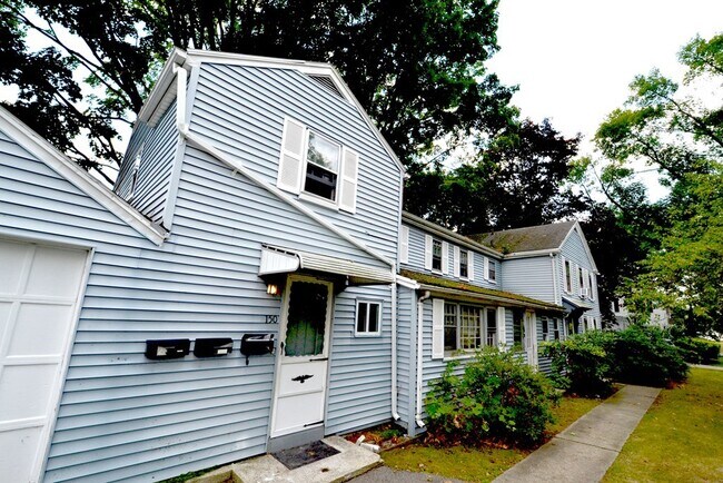 Building Photo - 150 Maple St