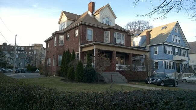 Primary Photo - 1857 Commonwealth Ave