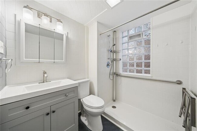 Building Photo - 1020 Jancey St