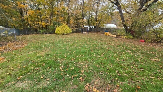 Building Photo - 195 Plymouth St