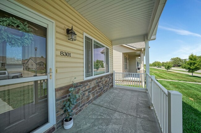 Building Photo - Home with newly finished basement!