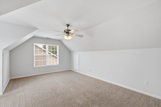 Building Photo - 2305 Gray Goose Loop