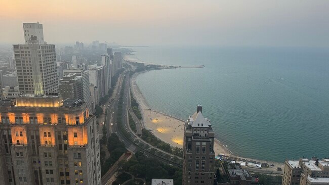 Building Photo - 175 E Delaware Pl