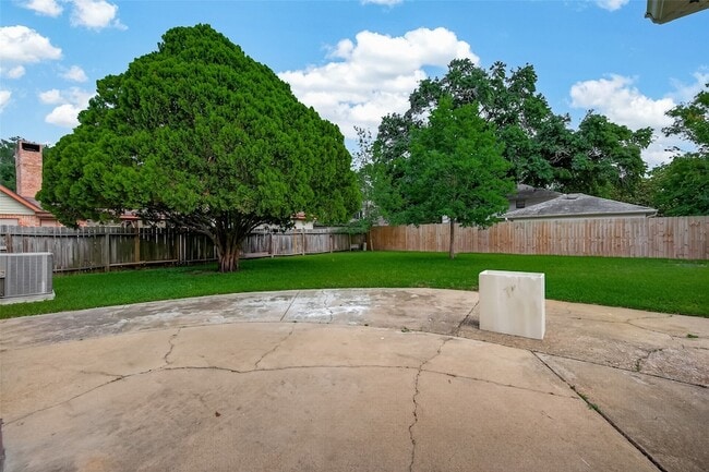 Building Photo - 18111 Shireoak Dr