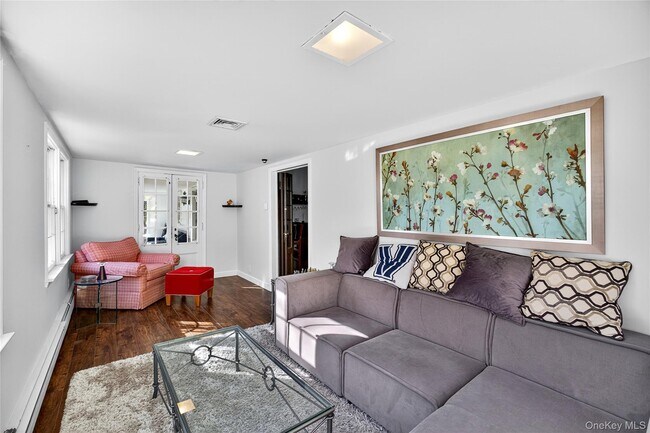 Building Photo - 6 Raven Way