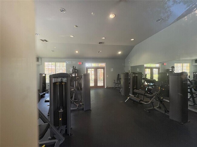 Building Photo - 6408 Raleigh St