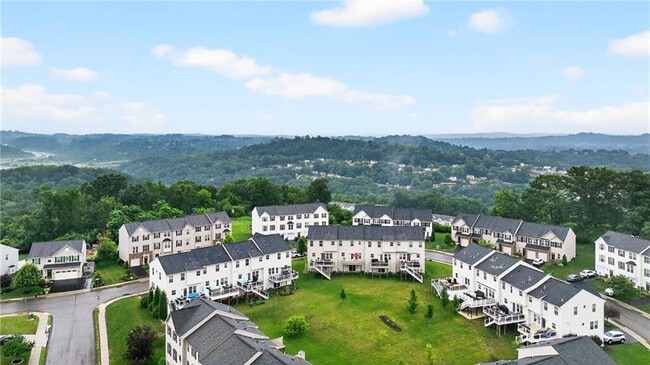 Building Photo - 380 Sunrise Dr